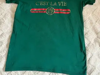 T-shirt fra C’est la vie.