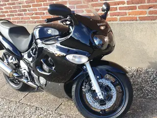 Suzuki GSX750F 