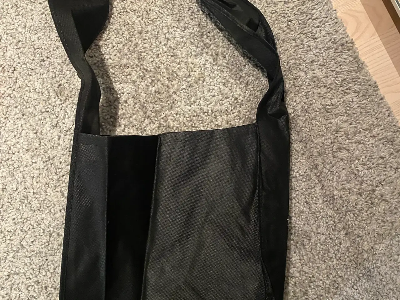 Billede 2 - Marc Jacobs læder pung. Plads til 6 kort.