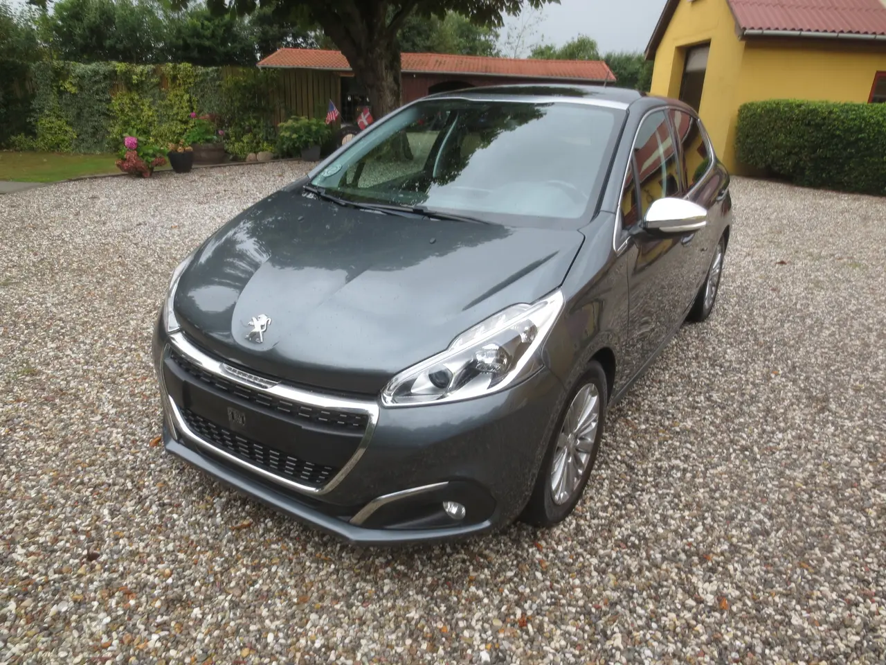 Billede 2 - Peugeot 208 1.6 HDi år 17. Nysynet.