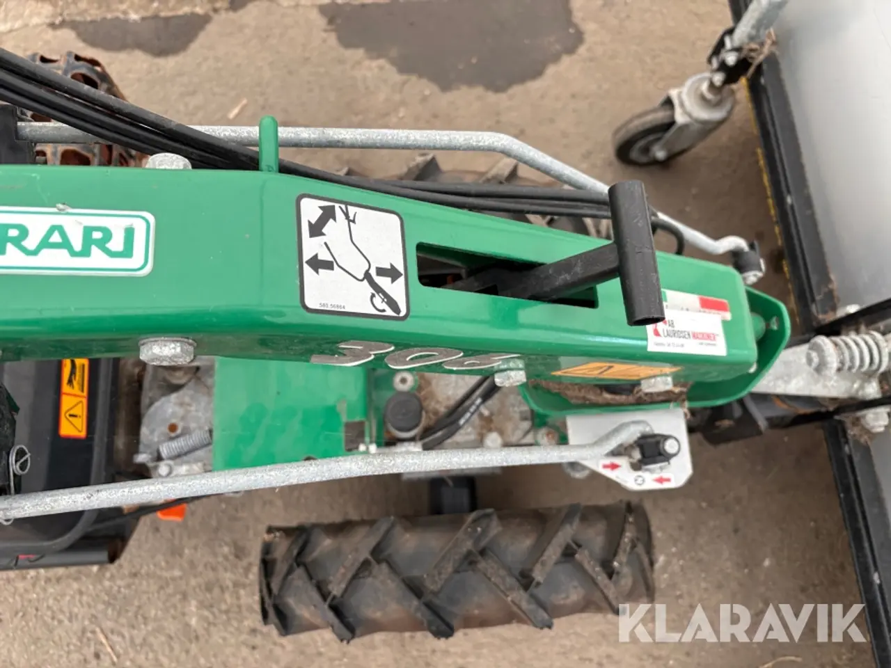 Billede 9 - Redskabsbærer med kost Ferrari 306