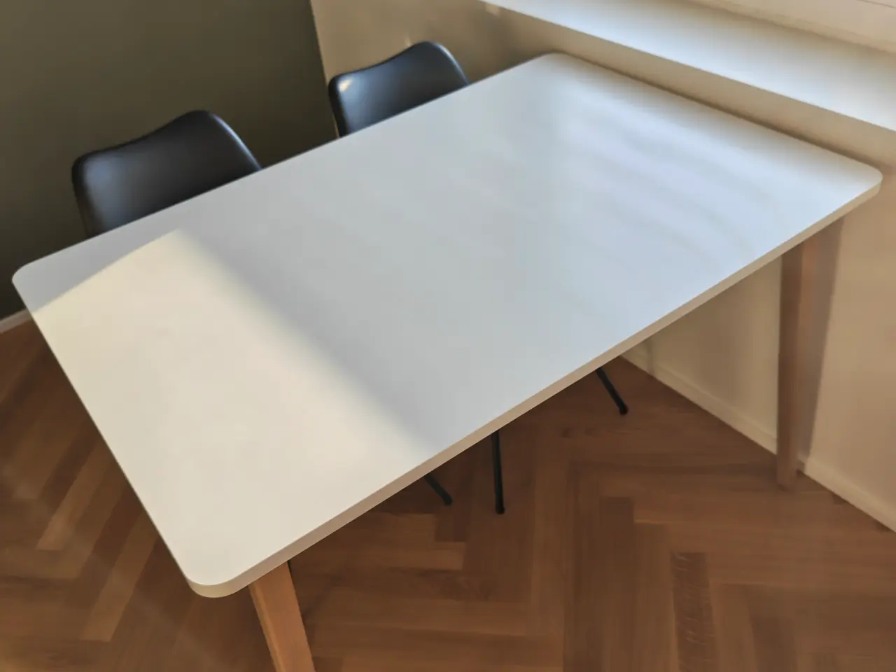 Billede 1 - Spisebord - 4 personers