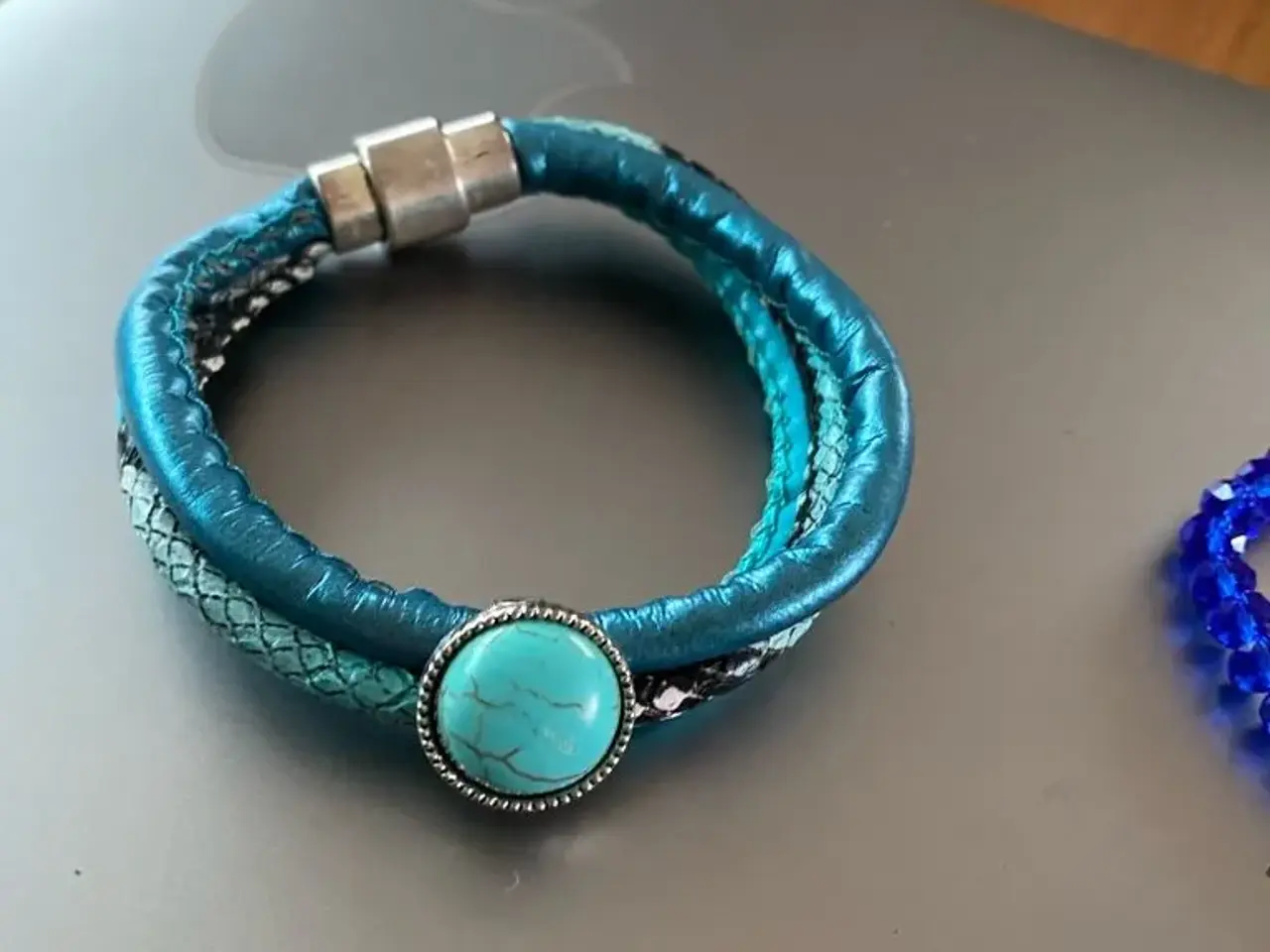 Billede 2 - Smukke armbånd