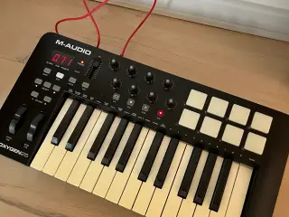 M-Audio Oxygen25, MIDI keyboard