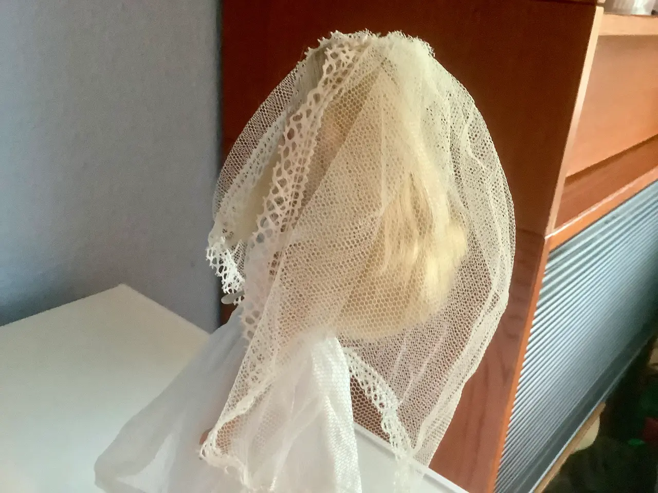 Billede 4 - Brudeslør til Barbie.