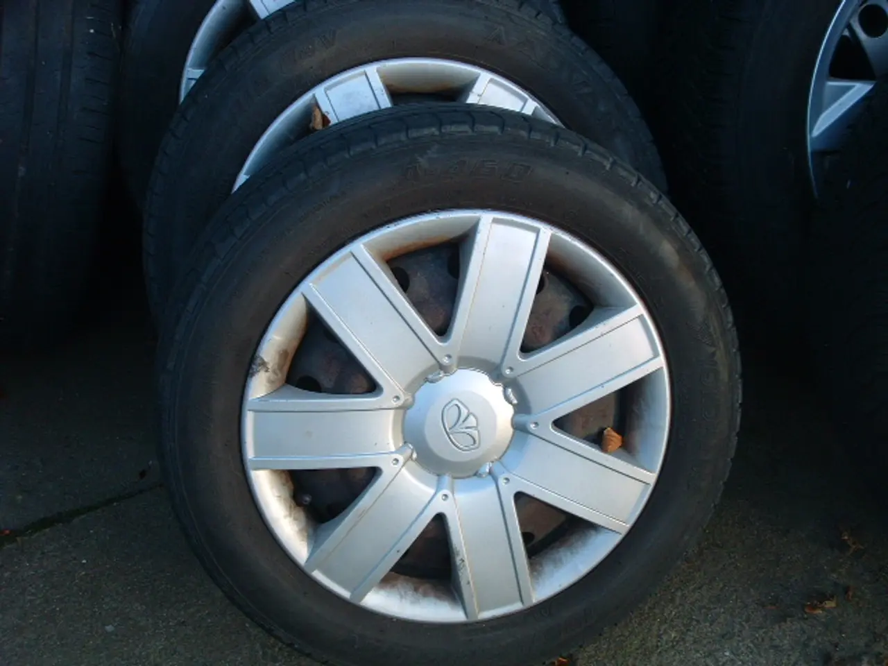 Billede 1 - STÅLFÆLGE DAEWOO MED KAPSLER