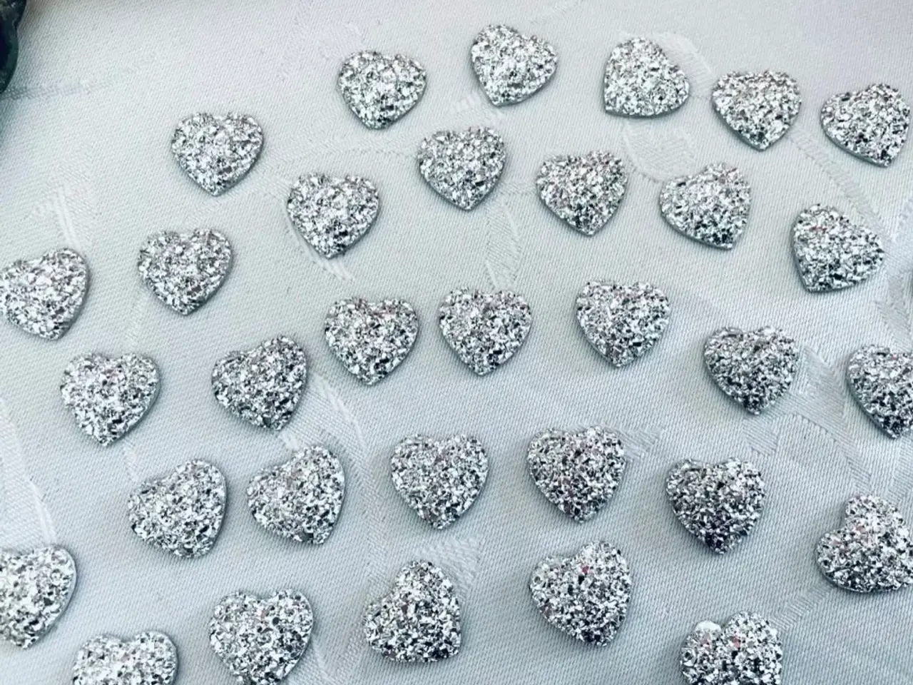 Billede 4 - Glitter hjerter 37 stk til dekoration 