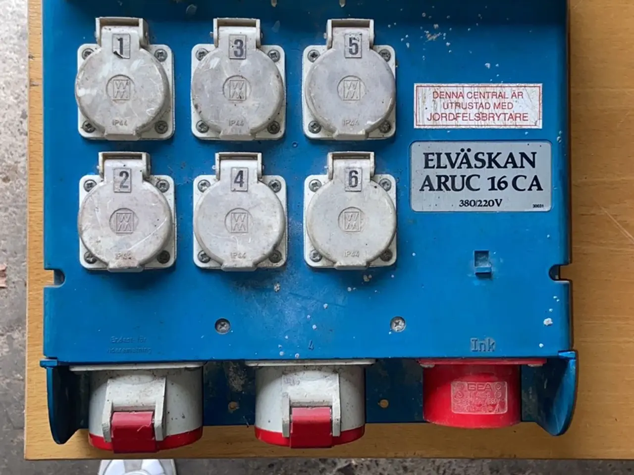 Billede 1 - Elväskan ARUC 16 CA Strømfordelingskasse – 6x 16A 