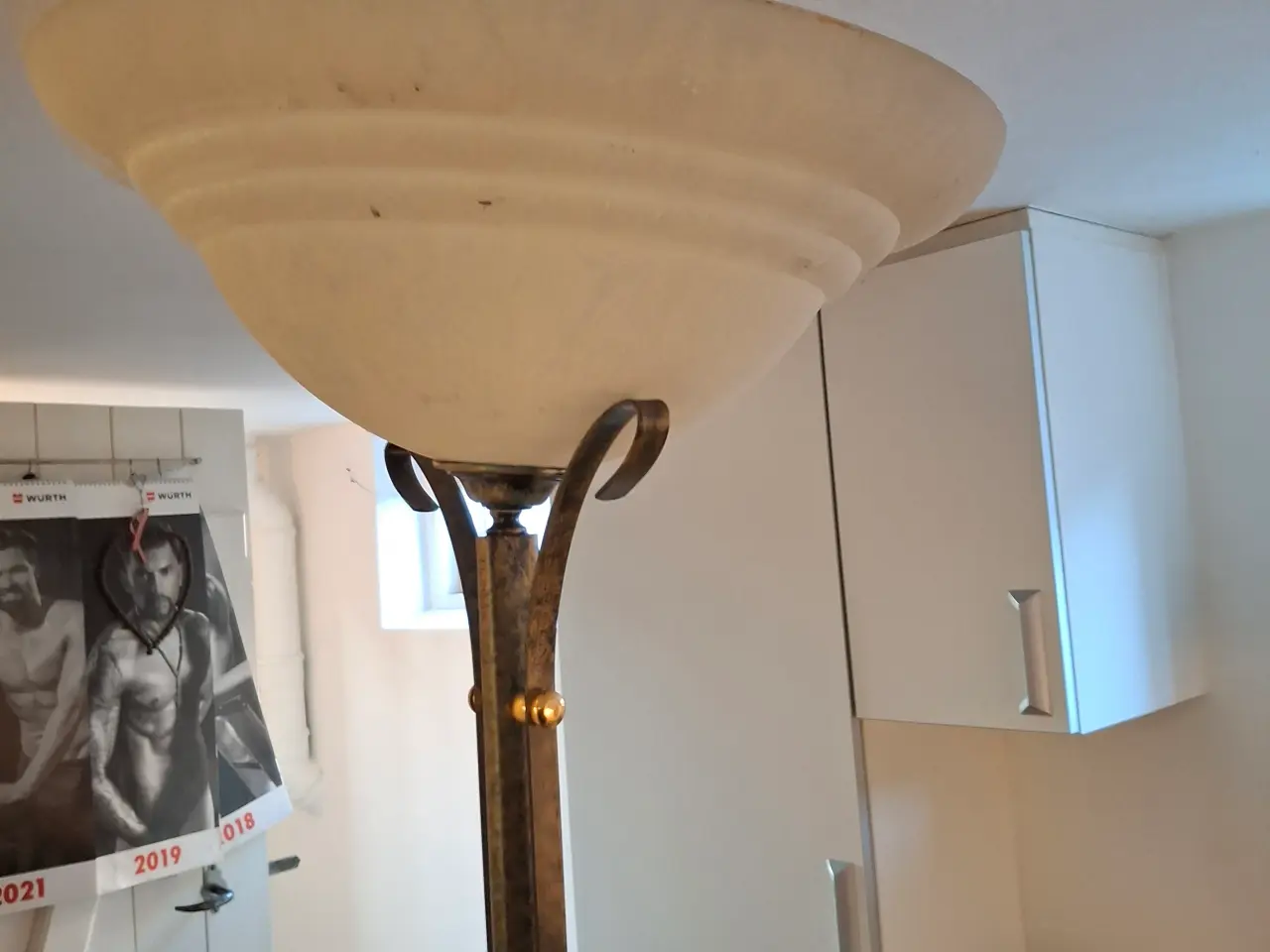 Billede 2 - Gammel standerlampe,ikke antik.
