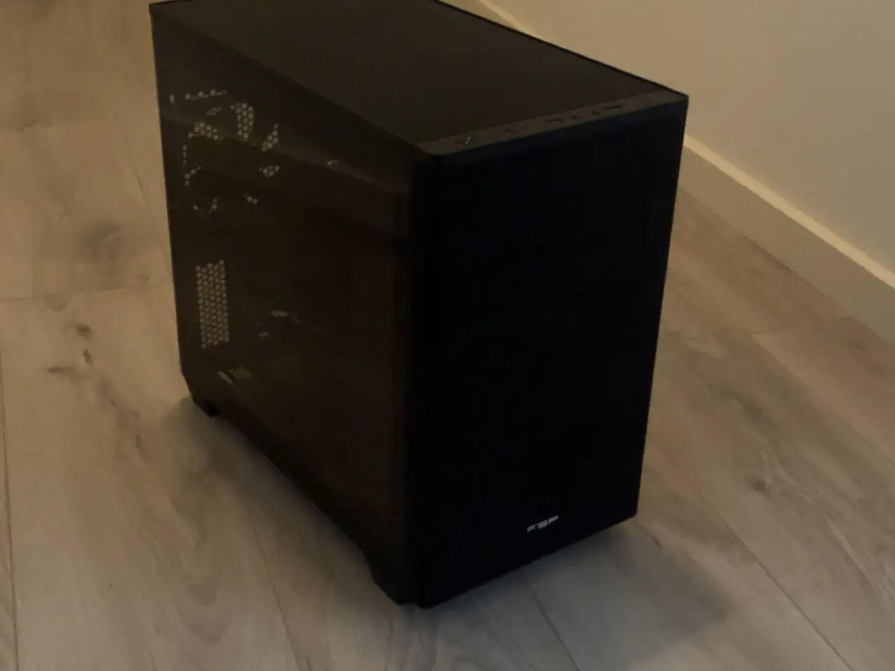 Billede 1 - Gaming PC sælges – Ryzen 7 & RX 9060