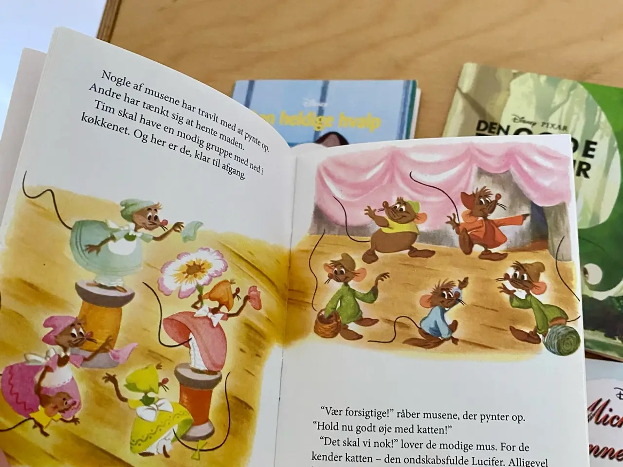 Billede 4 - 5 små Disney bøger