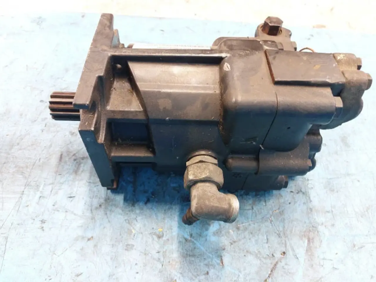 Billede 5 - New Holland CR9080 Hydrostat Motor 84819681