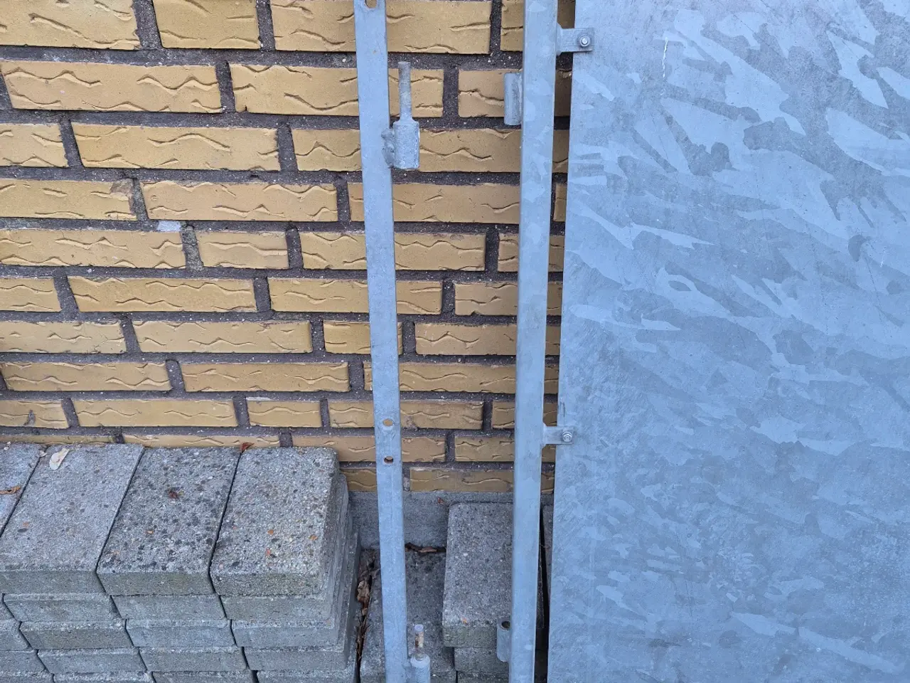 Billede 2 - Galvaniseret havelåge