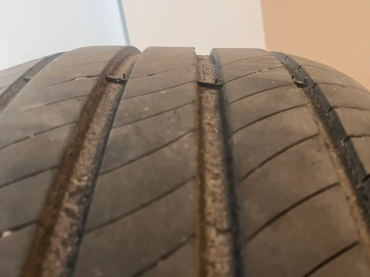 Billede 1 - Michelins Sommerdæk 215/55R 17 94 V