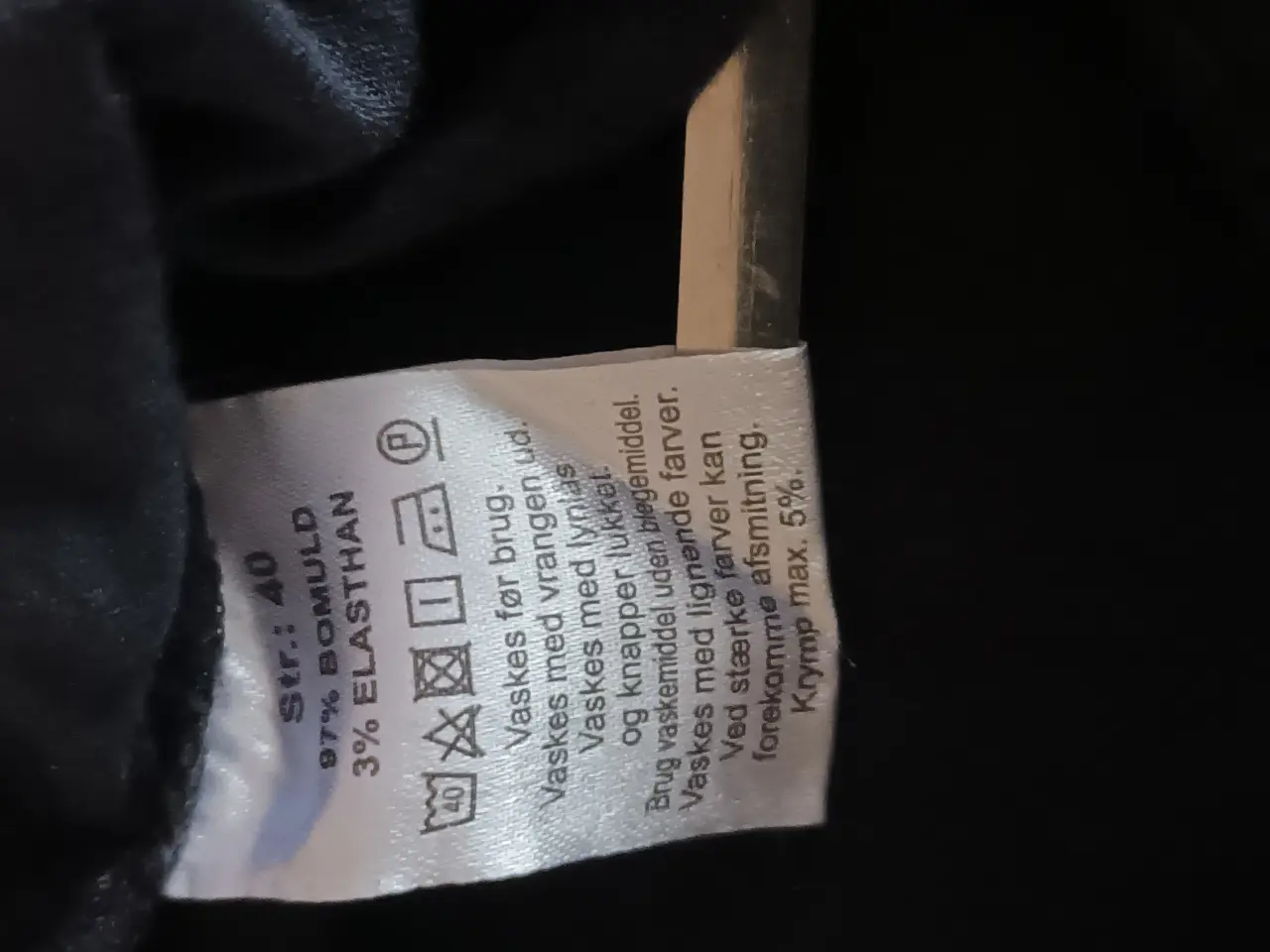 Billede 4 - Jeans i str 40 / L helt nye med prismærke.