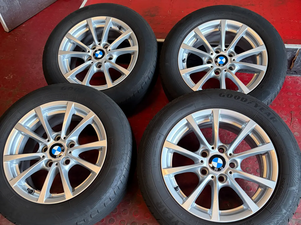 Billede 1 - Originale bmw alufælge med sommerdæk 
