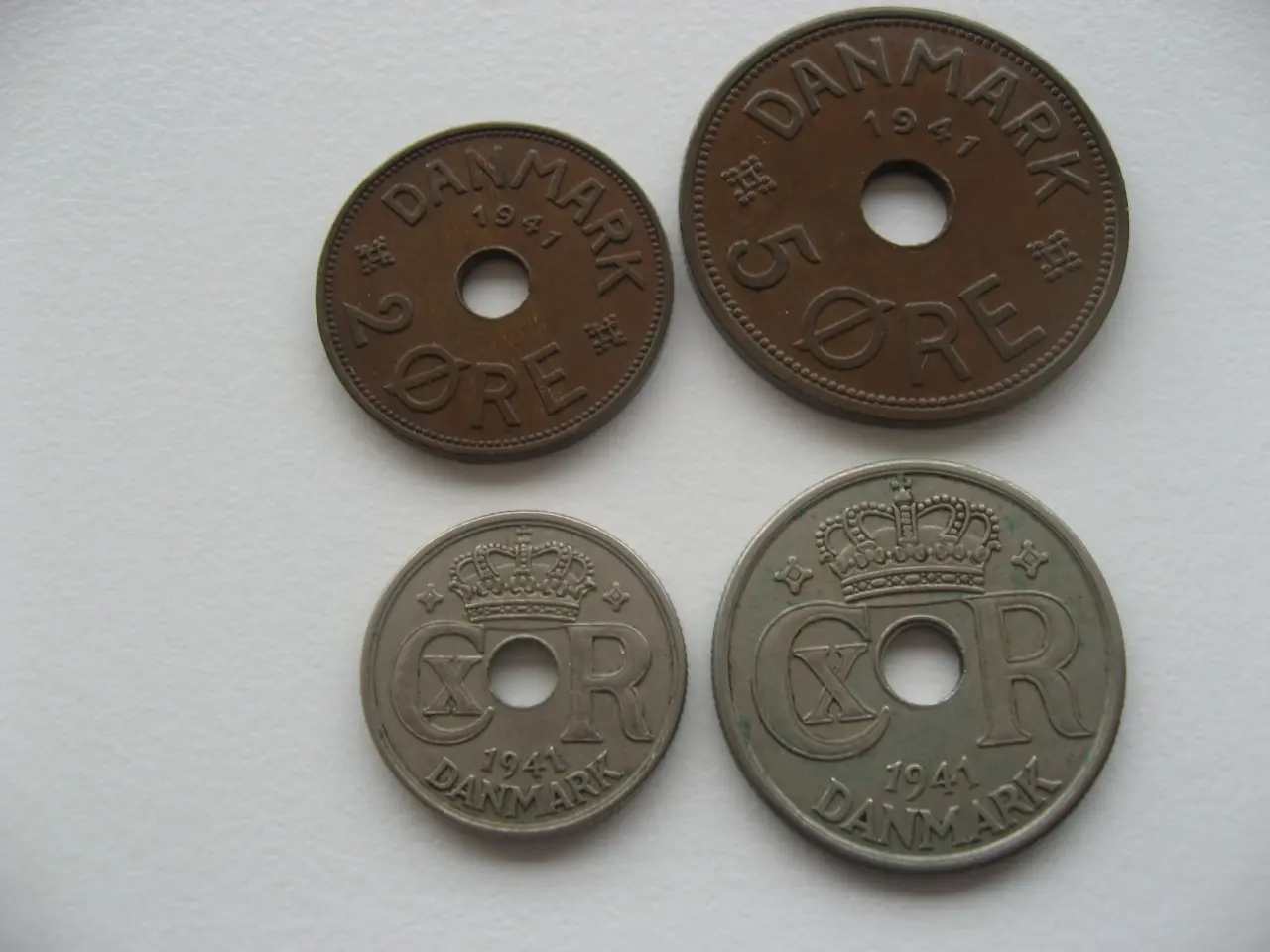 Billede 1 - Færøerne sæt 1941 U/Hjerte 2,5,10,25 øre - 1 ØRE