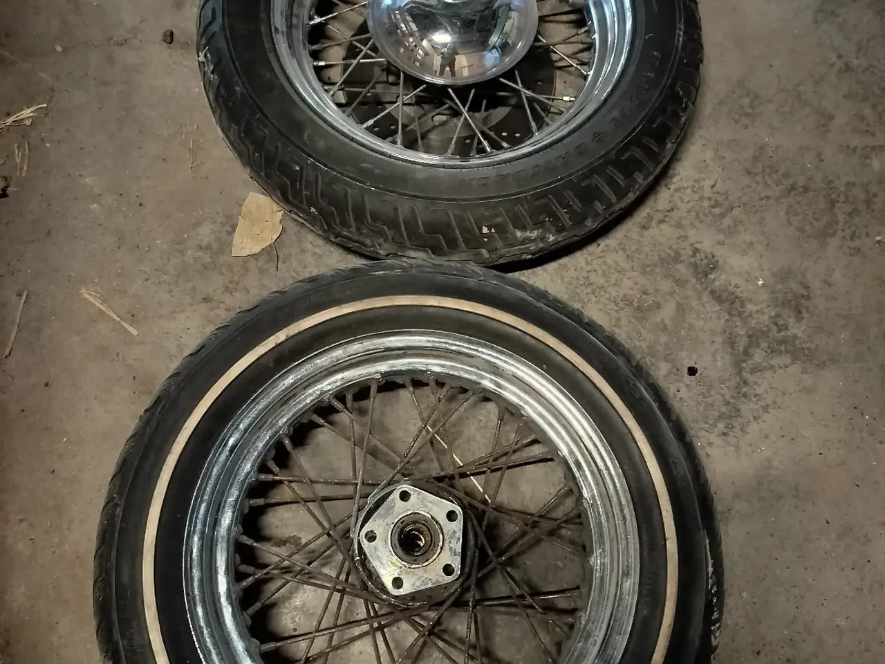 Billede 4 - Harley Davidson, to stk 16" hjul.