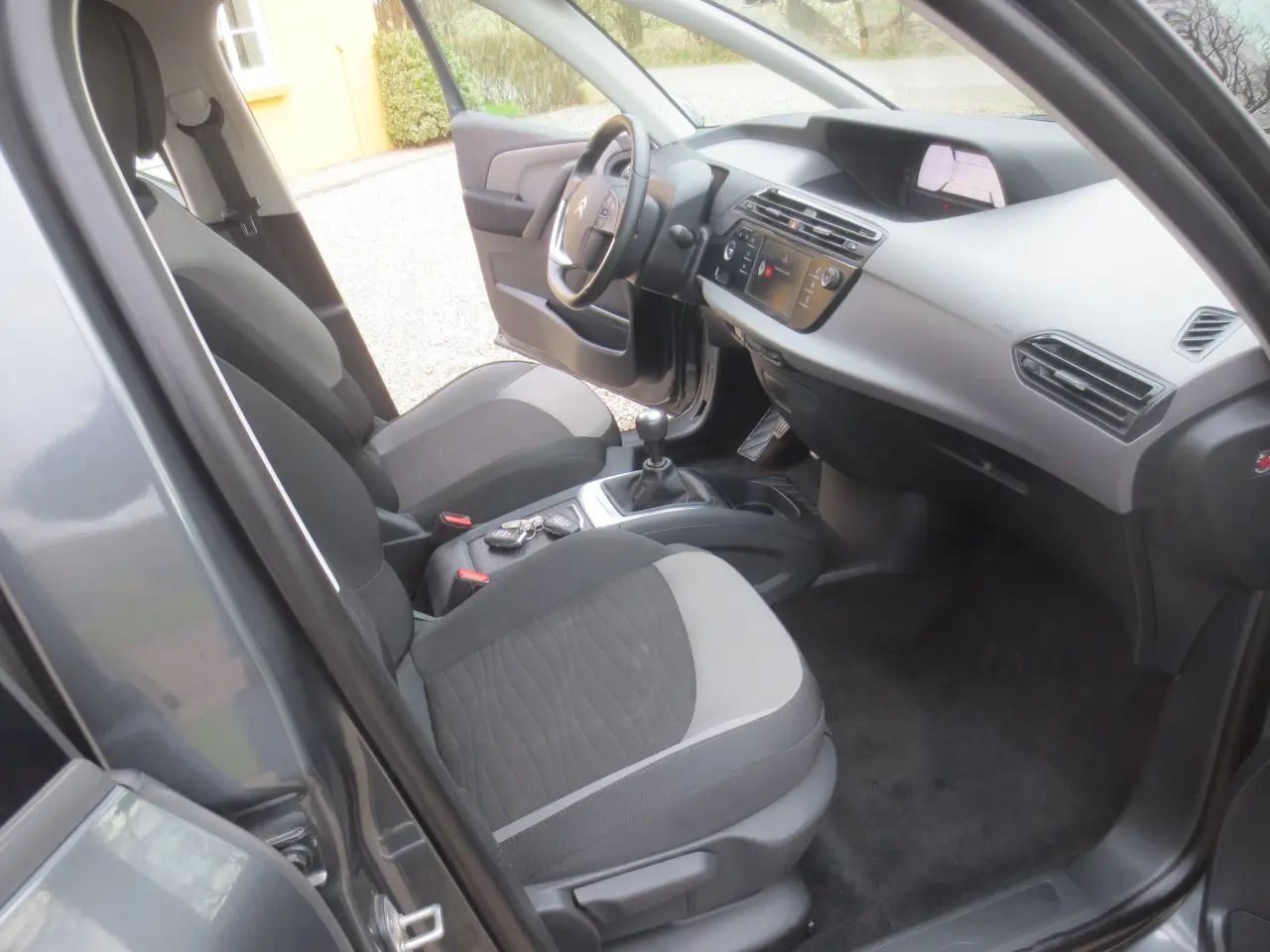 Billede 15 - Pæn Citroen C4 Picasso 1.2 i 130 Hk År 15 Nys,