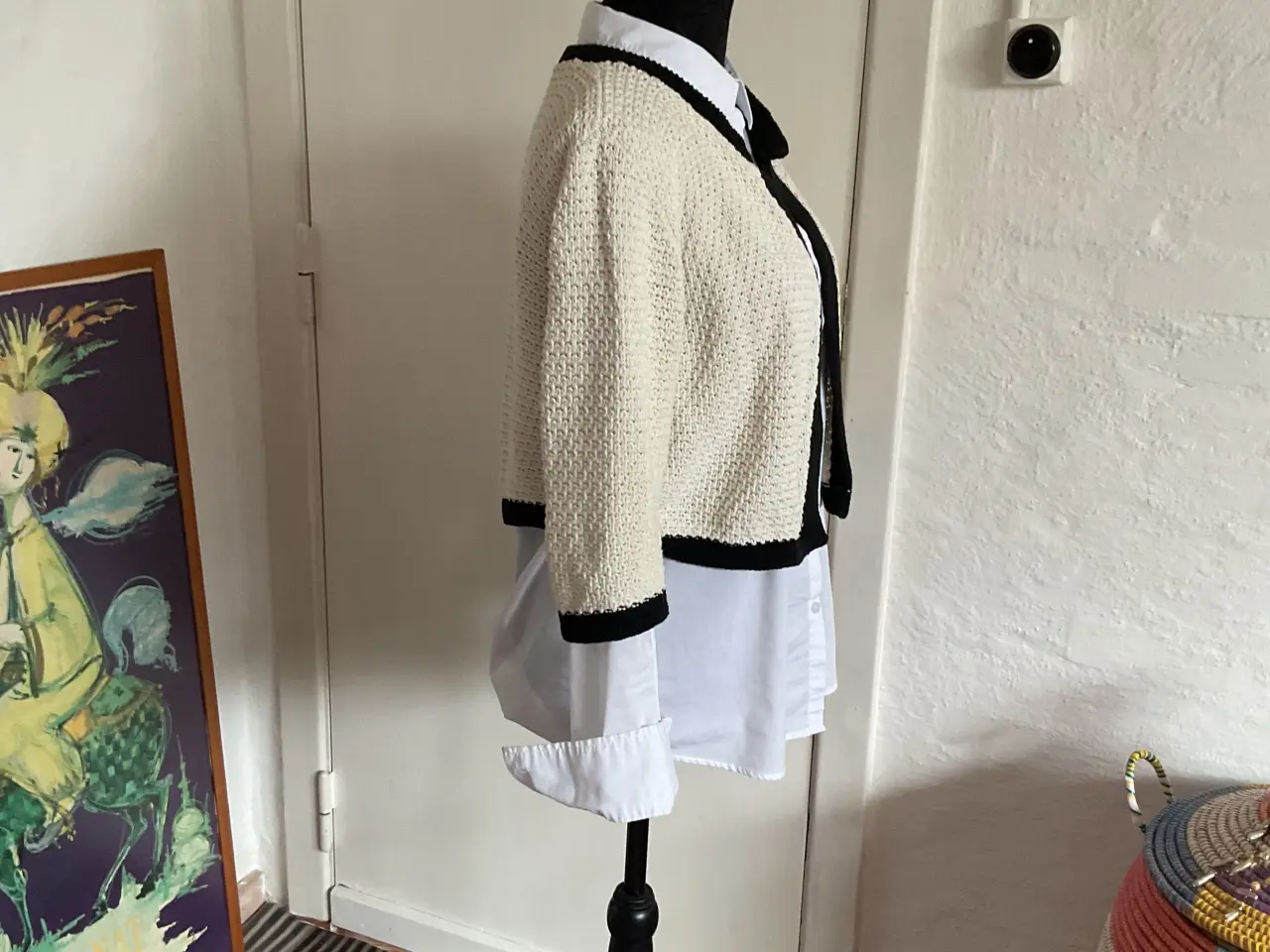 Billede 5 - Ny fin Cardigan, i beige/blå, mrk. XITED, str. 38