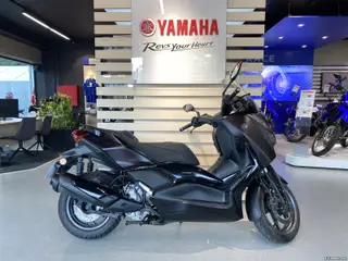 Yamaha X-Max 300