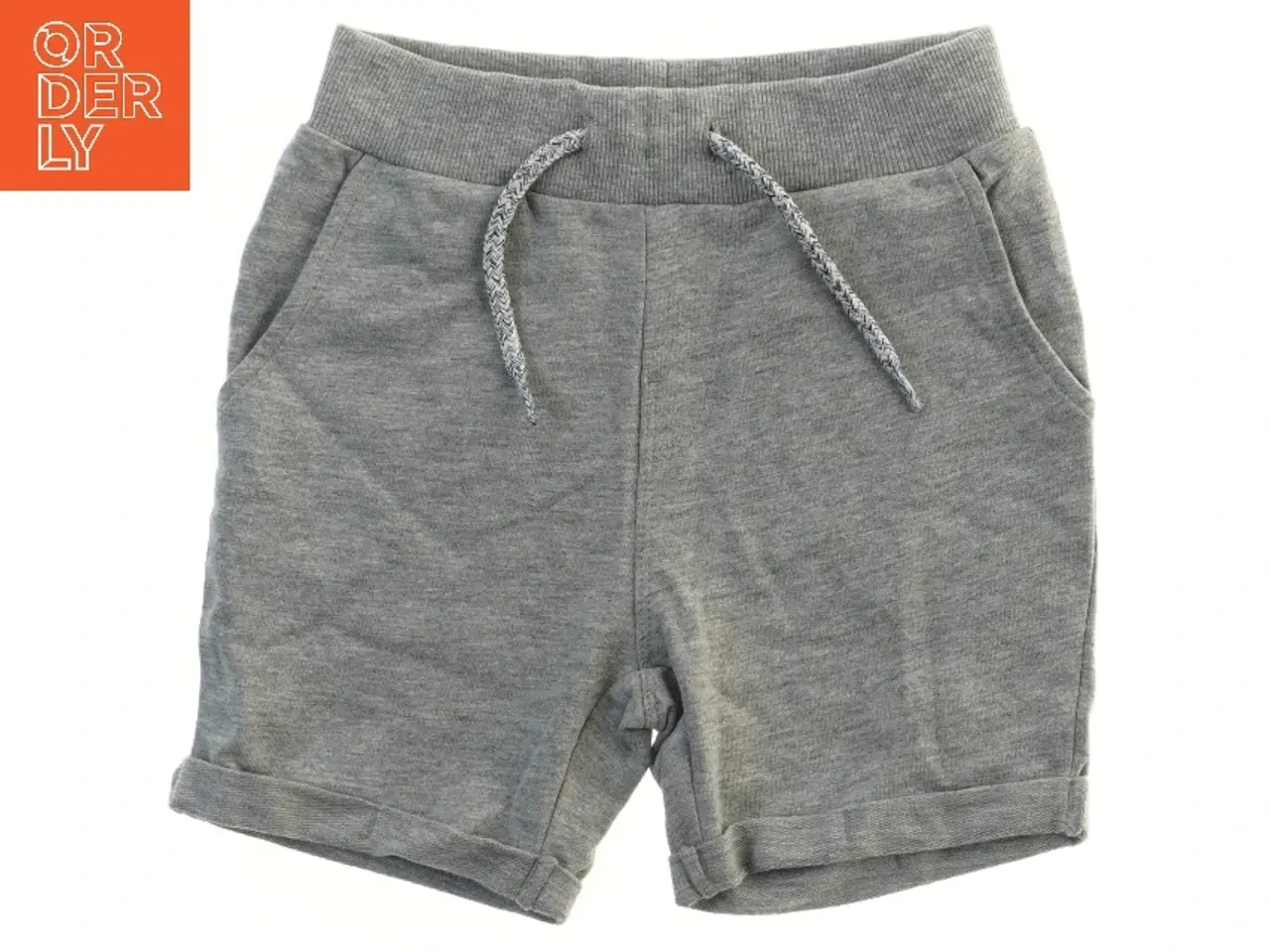 Billede 1 - Grå Shorts fra Basic needs (str. 98)