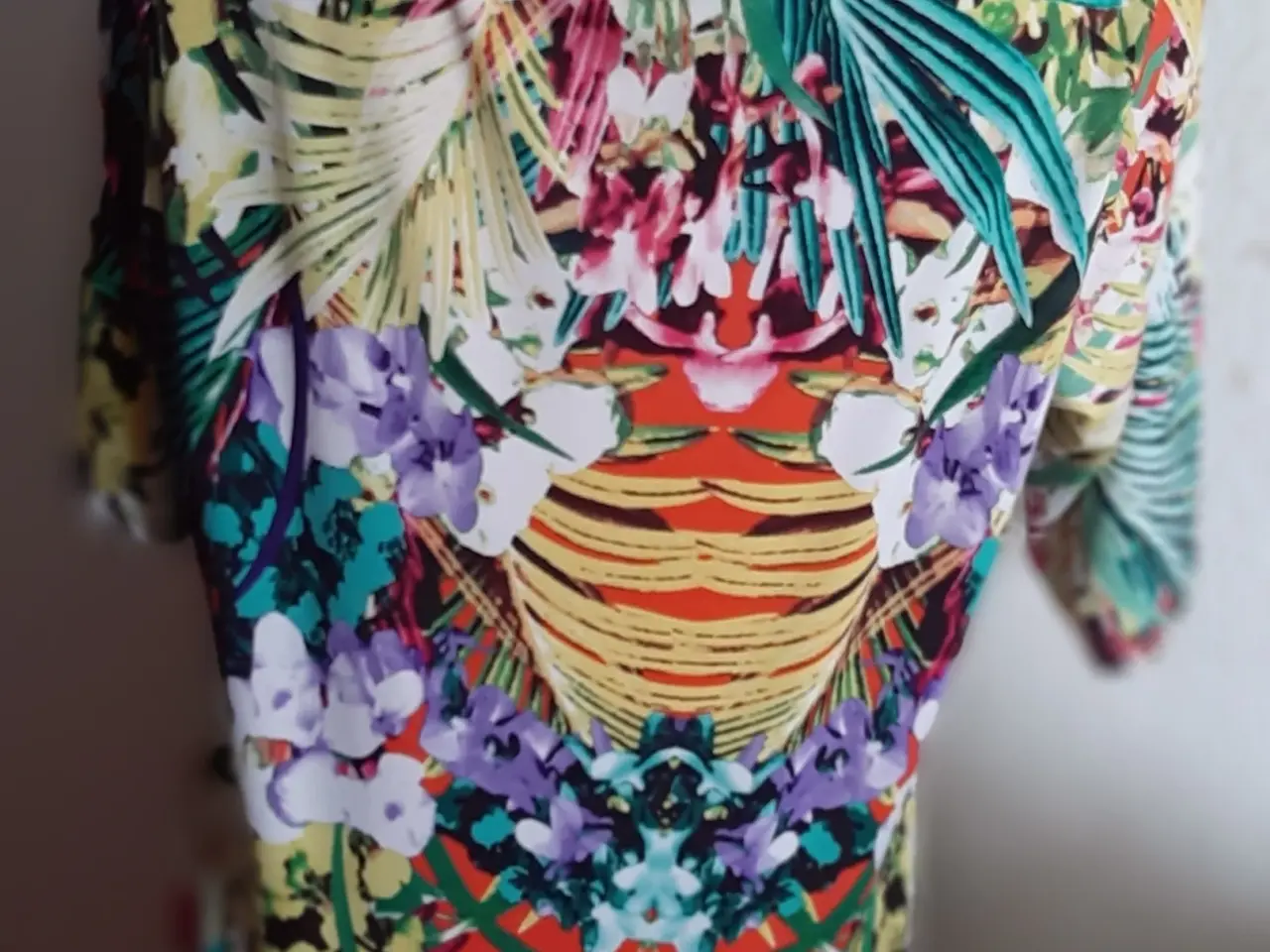 Billede 5 - kjole Fancy tropisk print- i 2XL. (42/44)