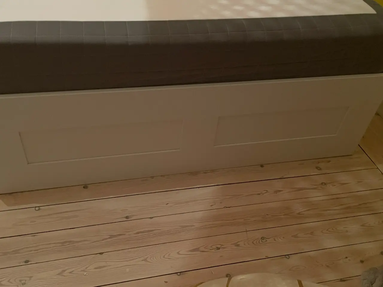 Billede 3 - Ikea brimnes inkl boxmadras