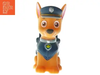 Legetøjsfigur af politihund fra Paw Patrol (str. 13x5,5x7,5 cm)