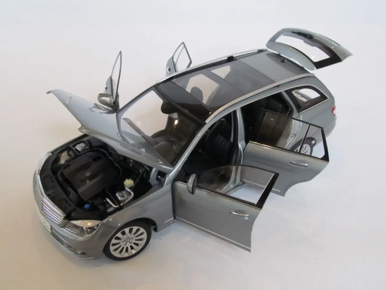 Billede 3 - 2008 Mercedes C-Klasse T-Model 1:18