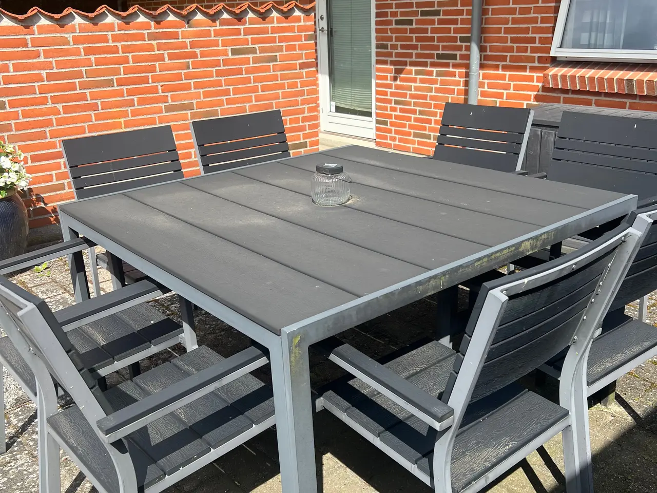 Billede 2 - Firkantet havebord i nonwood