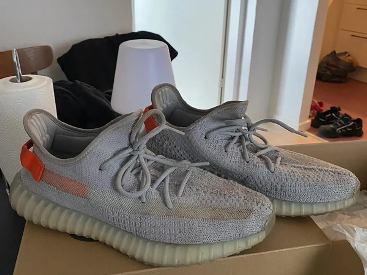Billede 1 - Yeezy Boost 350 Tail Light Sneakers