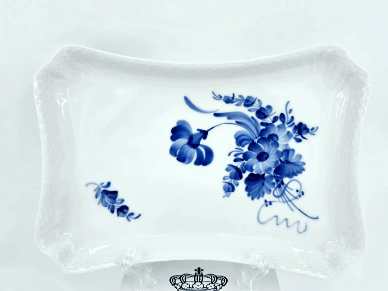 Billede 1 - Blå Blomst Svejfet Bakke nr. 10-1694. sortering 1