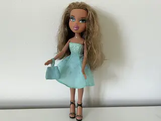 Bratz Hollywood Style Yasmin med original kjole og