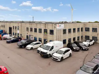 1.600m² lager og kontor på Avedøre Holme