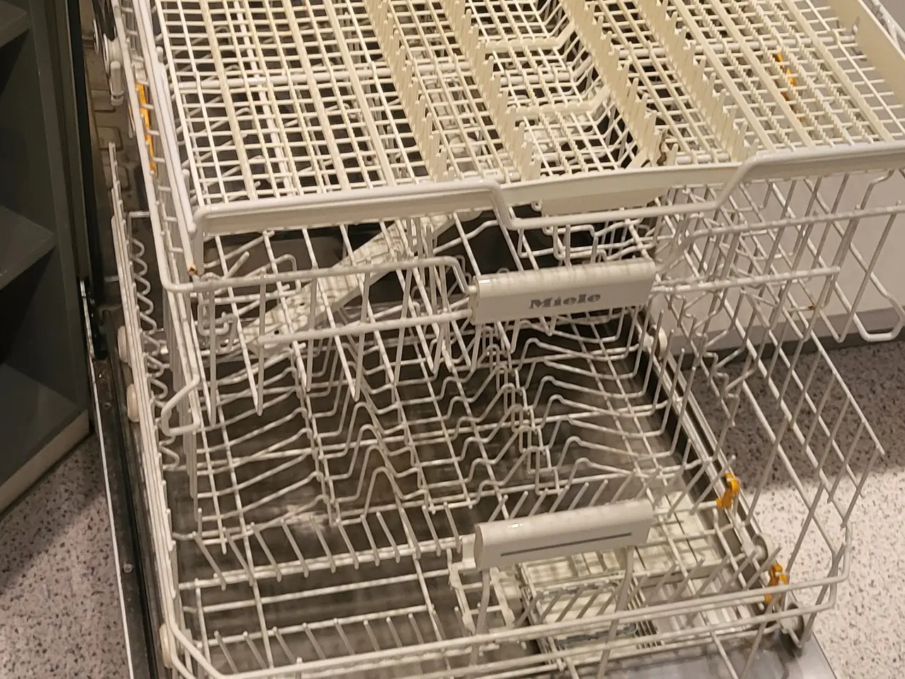 Billede 6 - Miele opvaskemaskine sælges pga flytning