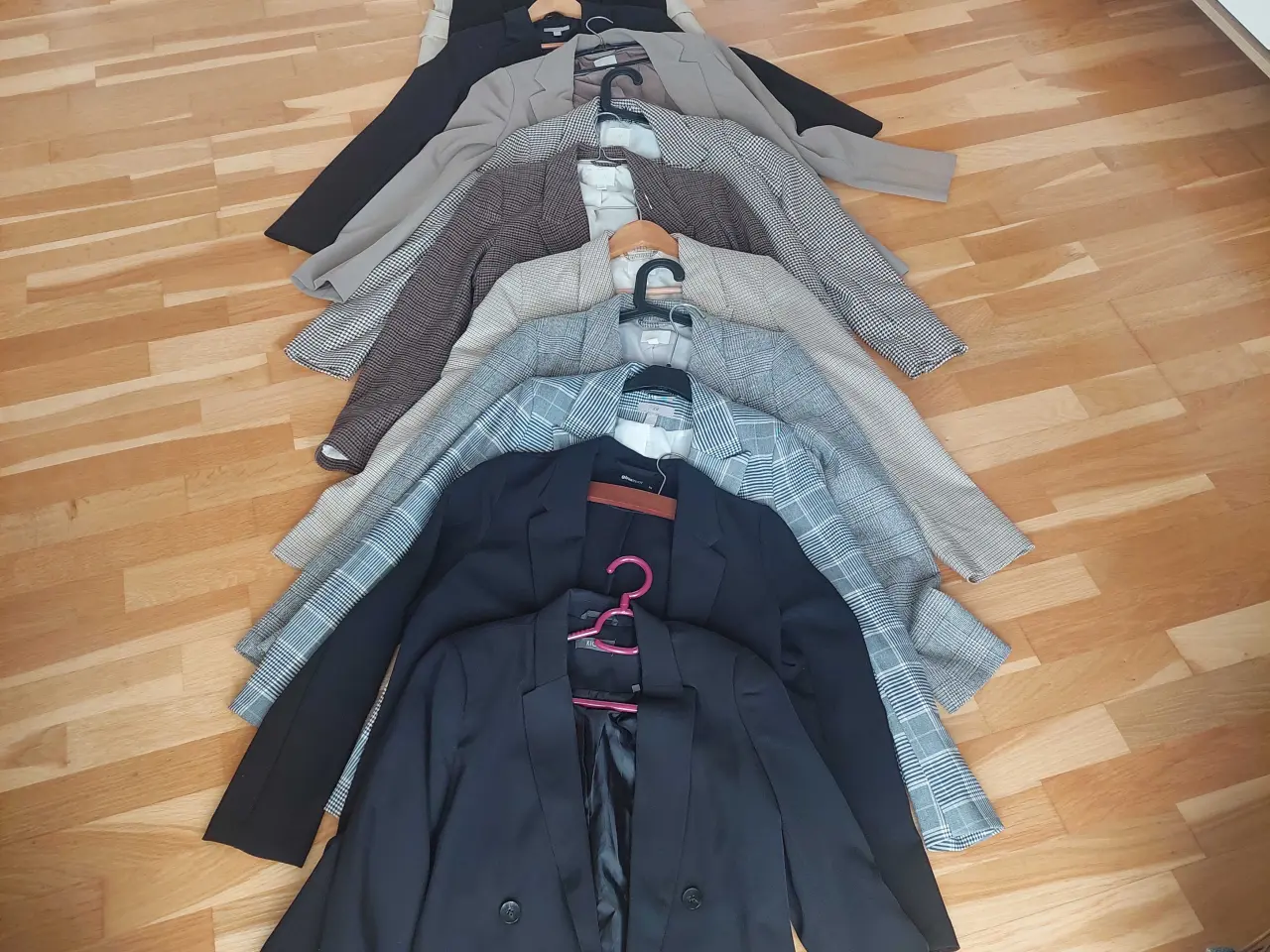 Billede 4 - 11 Blazere og 4 jakker Byd! Alt for 500kr.