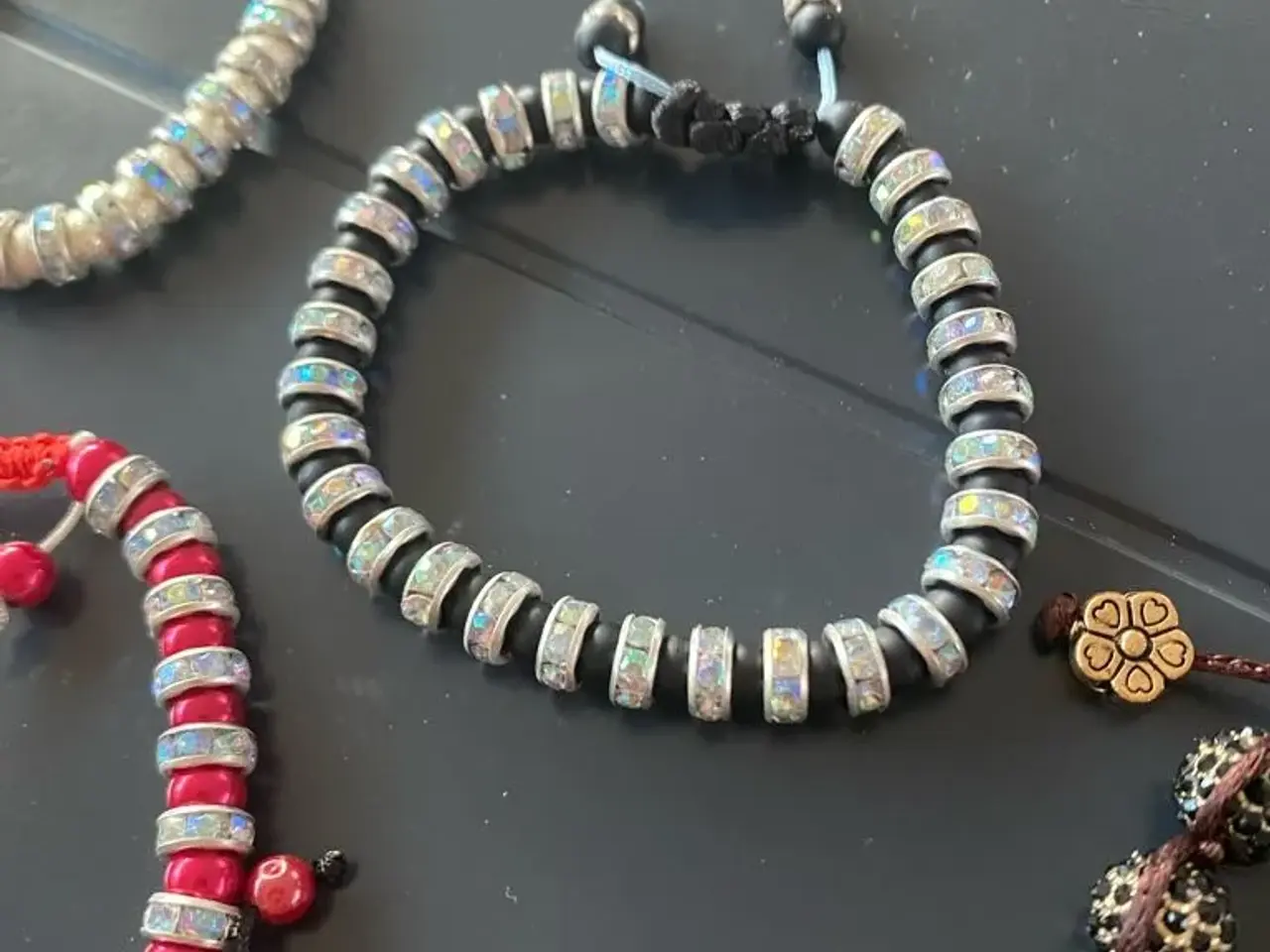 Billede 4 - Nye knyttede armbånd