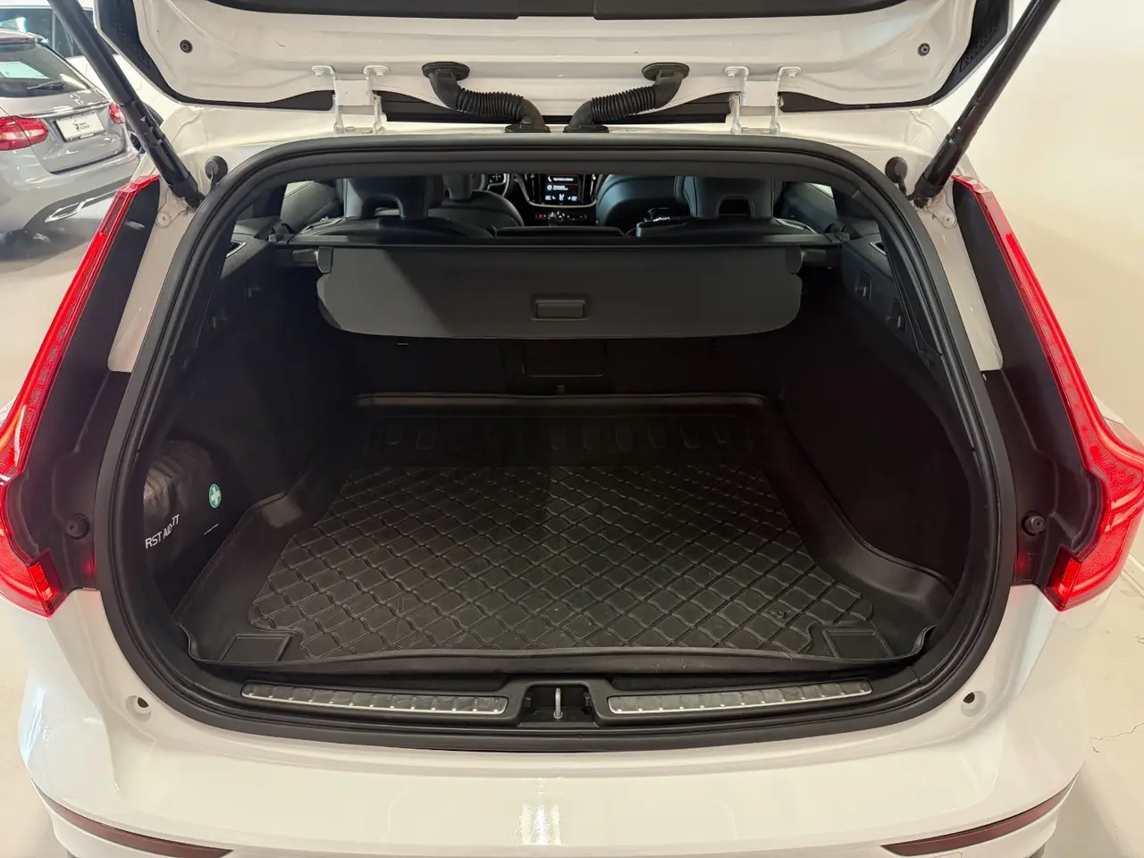 Billede 6 - Volvo V60 2,0 T4 190 R-Design aut.