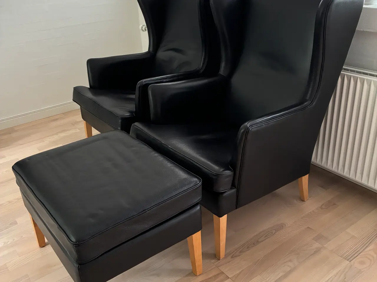 Billede 2 - Søren Lund SL 125 Øreklapstole, sort læder