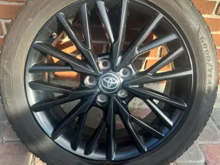 Toyota CHR 4 original fælge sorte med vinterdæk