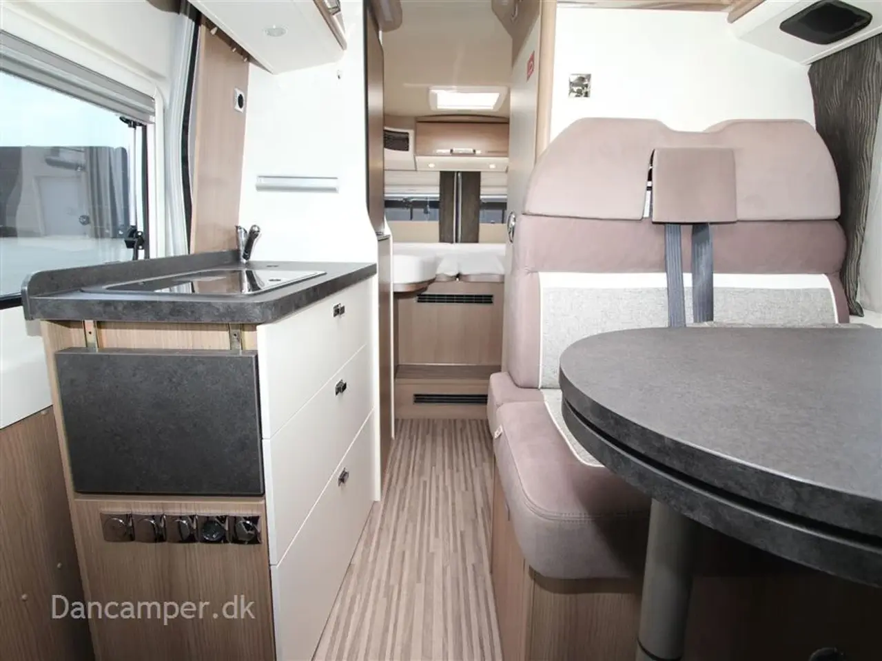 Billede 12 - 2019 - Carthago van 640 LE Chaming   Carthago Charming, Luksusvan godt udstyret - Enkeltsengsmodel. 150Hk Automatgear - Solcelle - inverter mm.