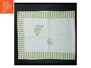 Duge med broderet sommerfugl (str. 90 x 34 cm)