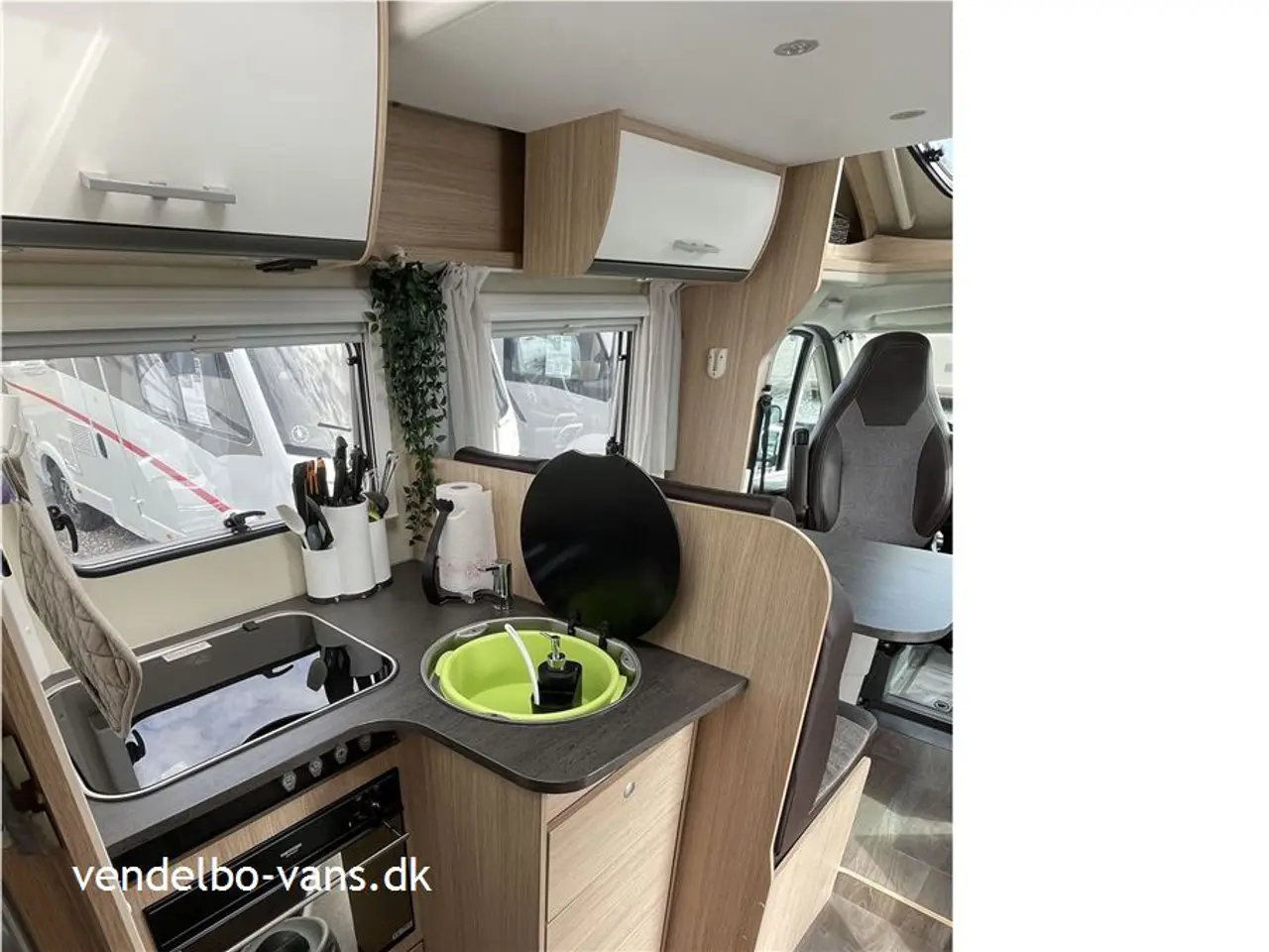 Billede 6 - 2018 - SunLight T 69 L En privat ejer