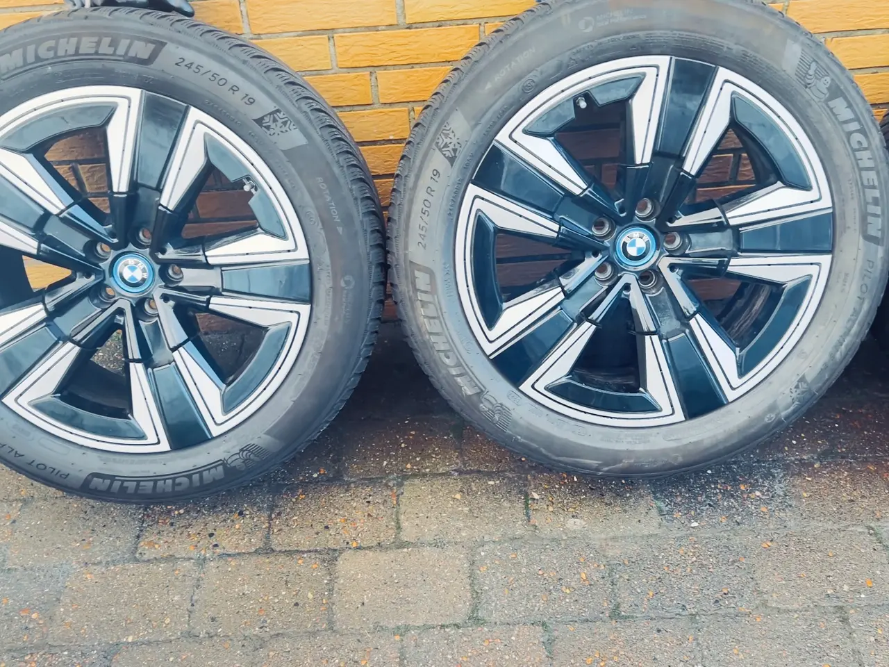 Billede 2 - 19” org BMW IX 3 vinterhjul