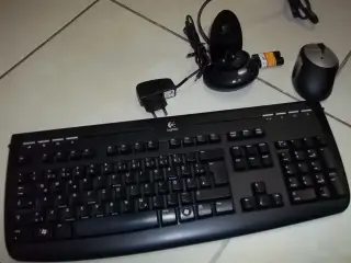 Logitech Internet 1500 trådløs tastatur