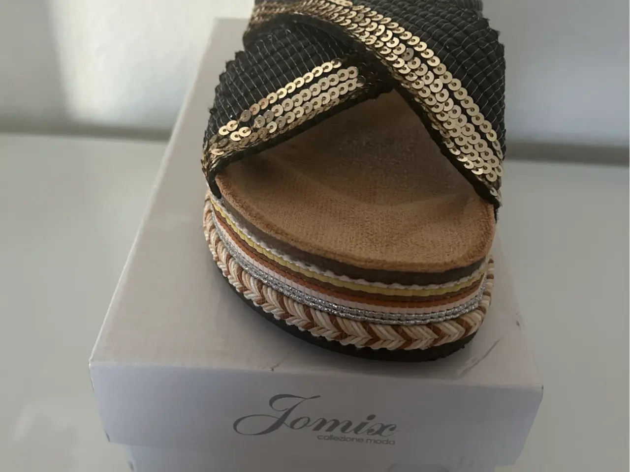Billede 6 - Sandaler i sort og guld
