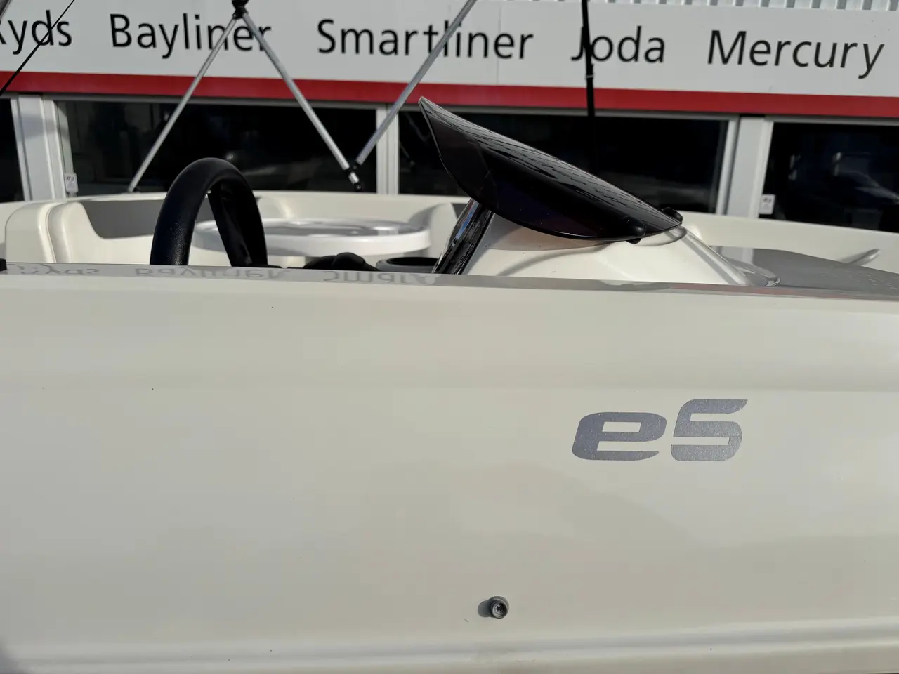 Billede 11 - E5 Element med Mercury 80 hk Merccury-EFI 2,1L og 1350 kg Variant Ocean trailer.