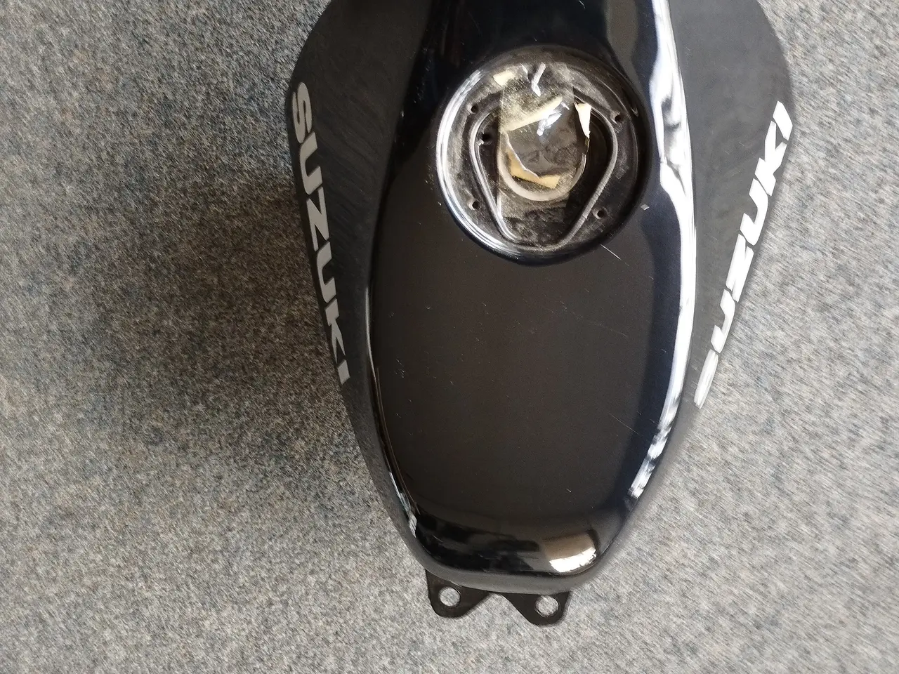 Billede 4 - Sort Tank til Suzuki GSX 250 R, Ny ( 60%)