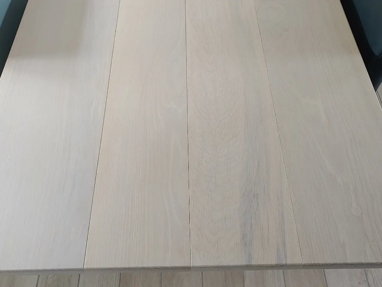 Billede 1 - Spisebord i massiv eg